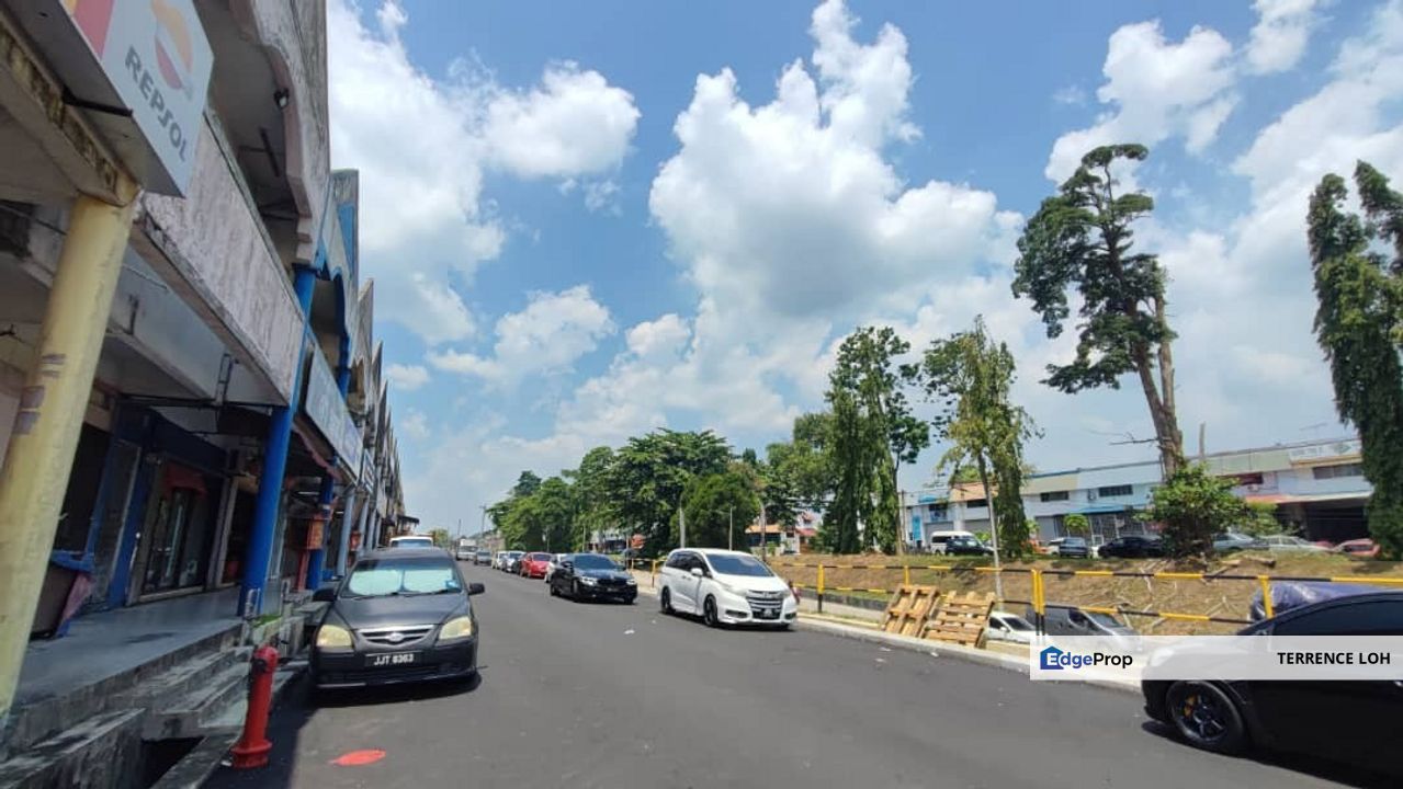 Facing main road shoplot, Johor, Kulai
