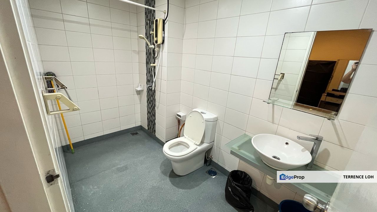 Highly sought after studio unit with good access to Pasir Gudang Highway, Johor, Tampoi