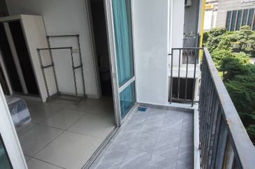 Dedaun Hijau (Greenfield Regency)