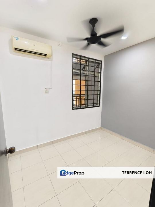 Fully renovated unit with good access to highways and shopping malls, Johor, Tampoi