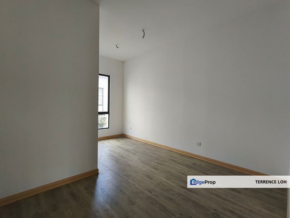 Brand new with good access to 2nd link, Johor, Kangkar Pulai