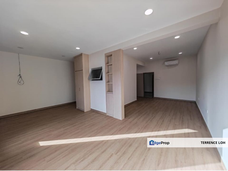 Highly sought after terrace with good access to CIQ and Pasir Gudang Highway, Johor, Masai