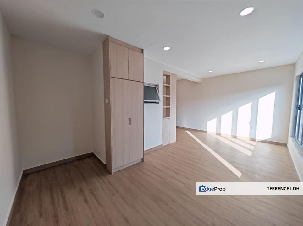 Highly sought after terrace with good access to CIQ and Pasir Gudang Highway, Johor, Masai