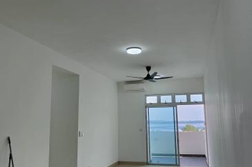 Meridin Bayvue Apartment