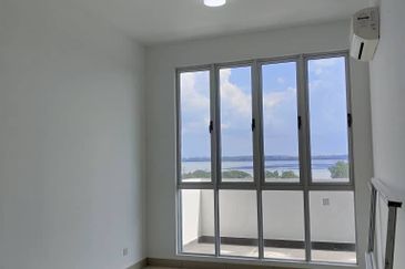 Meridin Bayvue Apartment