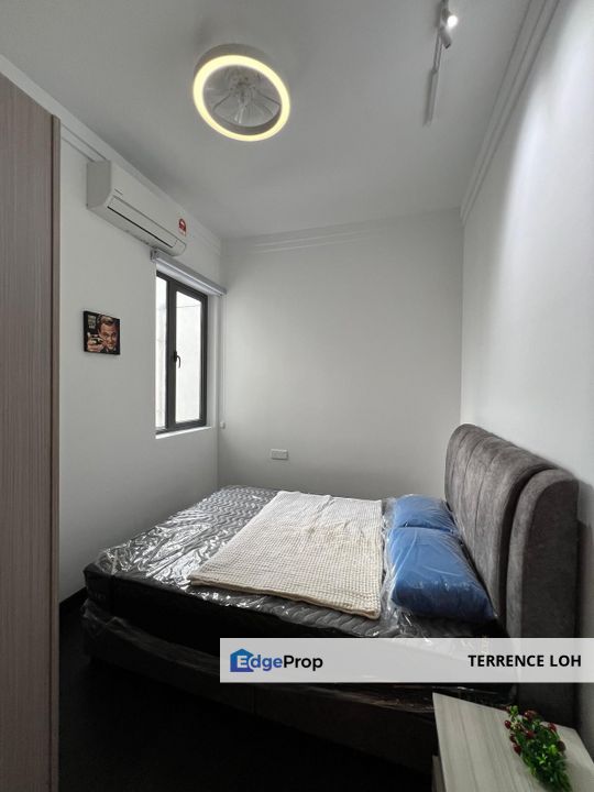 Highest floor sea view unit with walking distance to CIQ, Johor, Johor Bahru