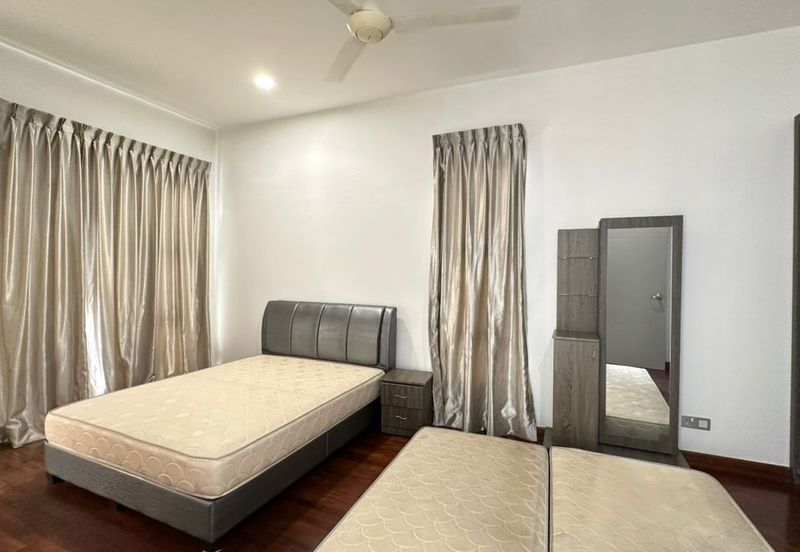 The Canal Garden South, Horizon Hills