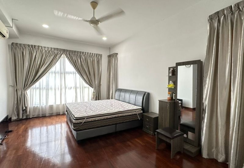 The Canal Garden South, Horizon Hills