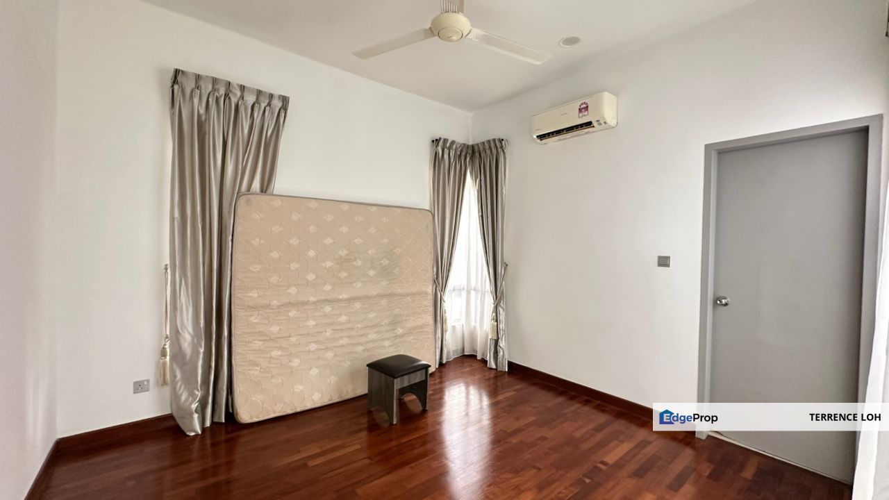 Well furnished 3 storey cluster , Johor, 