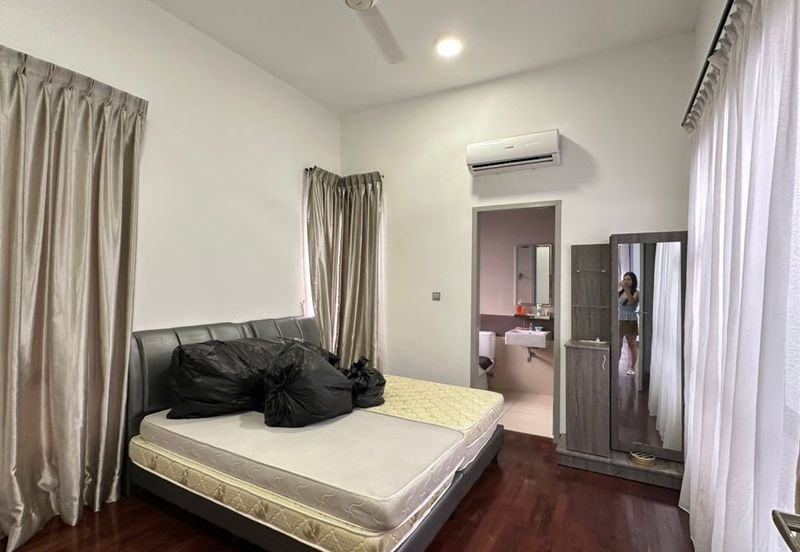 The Canal Garden South, Horizon Hills