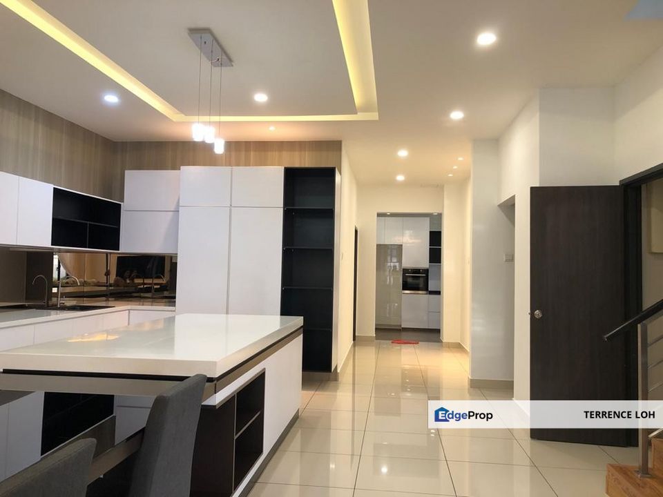 Tastefully furnished and renovated Semi D at Desa Tebrau , Johor, Johor Bahru