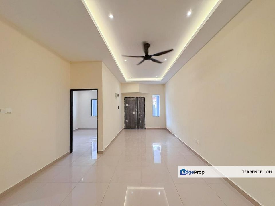Tastefully renovated with good access to Econsave, Johor, Ulu Tiram