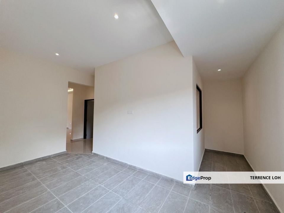 Tastefully renovated with good access to Econsave, Johor, Ulu Tiram