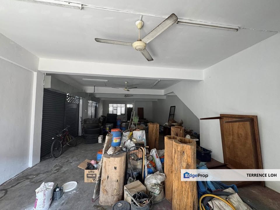 End lot for rent close by Mydin, Johor, Masai