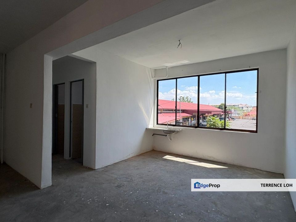 Strategically located within matured commercial area, Johor, Masai