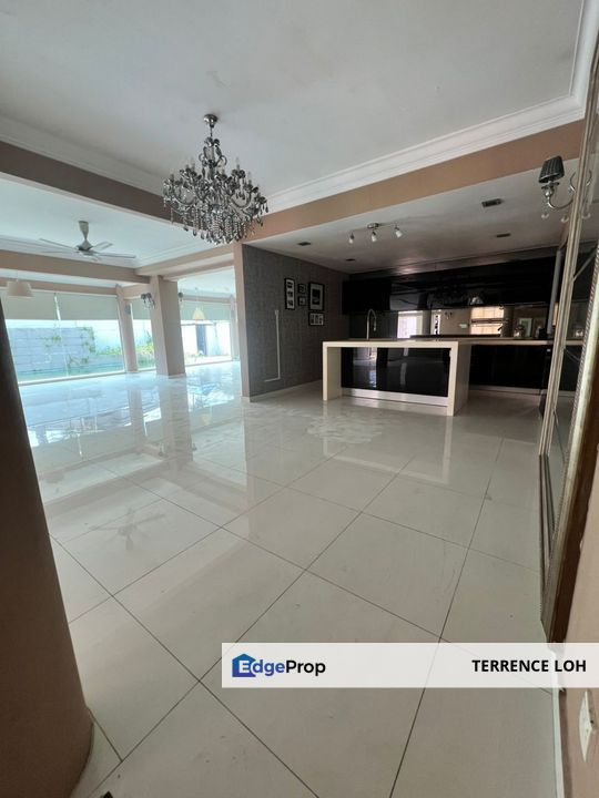 Strategically located within highly matured residential area , Johor, Masai