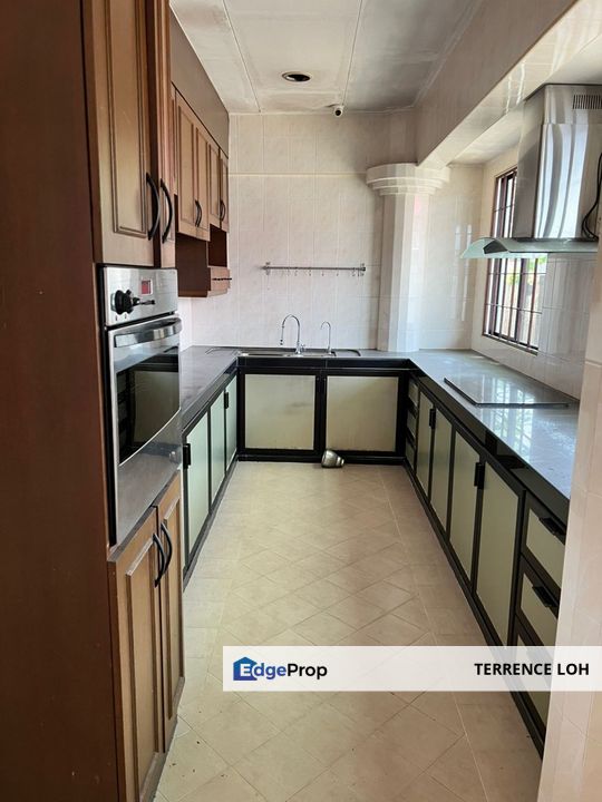 Strategically located within highly matured residential area , Johor, Masai