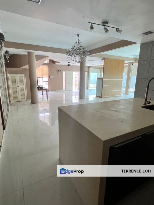 Strategically located within highly matured residential area , Johor, Masai