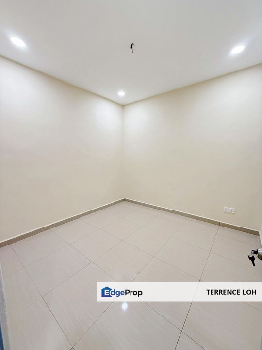 Unblocked front view with huge layout, Johor, Johor Bahru