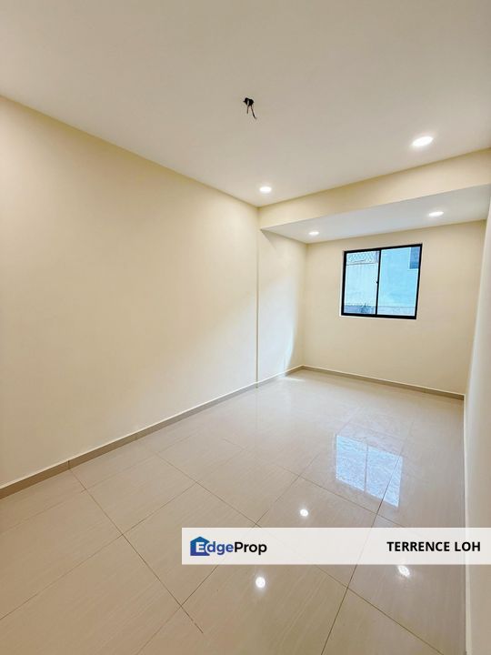 Unblocked front view with huge layout, Johor, Johor Bahru