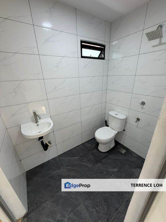 Close nearby to Public Bank & Econsave, Johor, Ulu Tiram