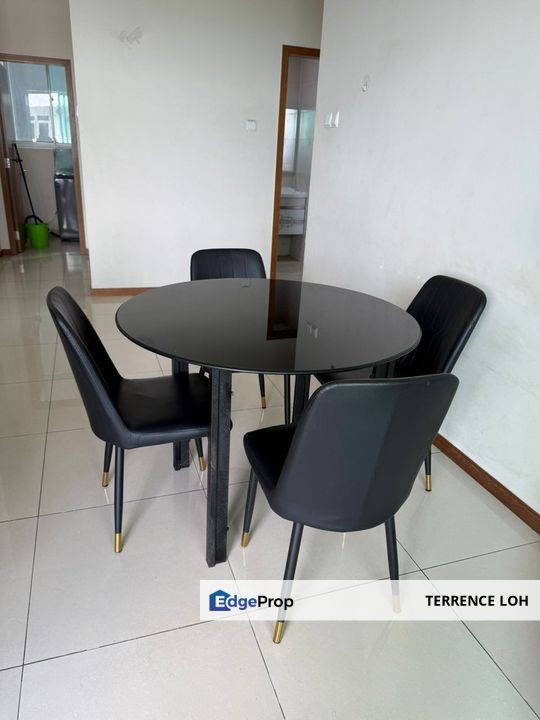 Tastefully renovated with good access to EDL & CIQ, Johor, Johor Bahru