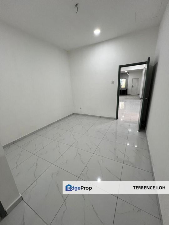 Single storey terrace house with good access to daily necessities, Johor, Kangkar Pulai