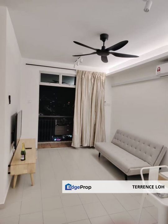 Tastefully renovated with city view , Johor, Johor Bahru