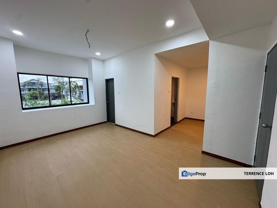 Next to Tmn Molek, Johor, Masai