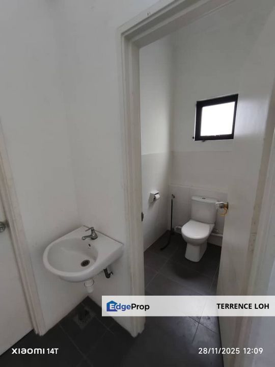 1st floor shoplot within rising prime commercial center, Johor, 