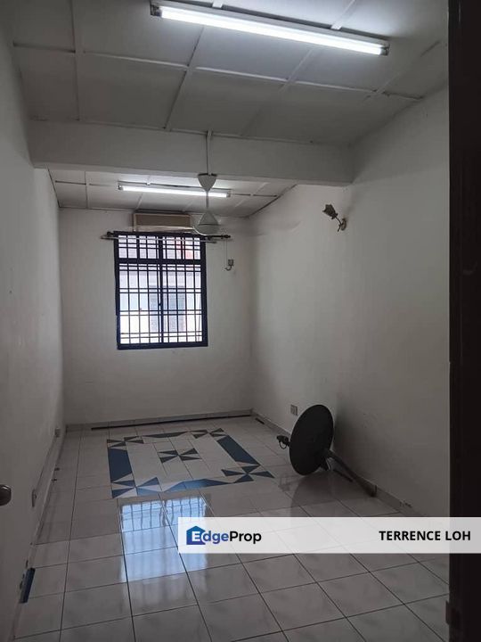 Fully renovated terrace within prime location, Johor, Johor Bahru