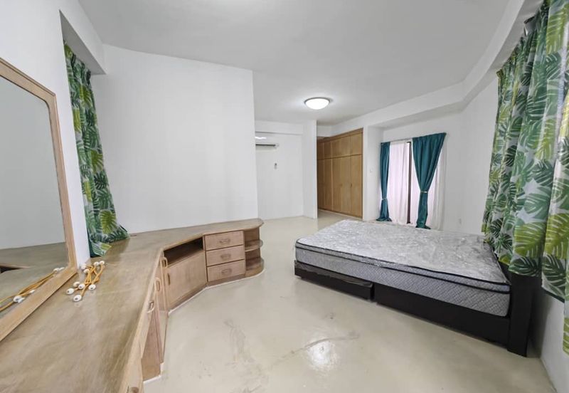 Aloha Tower Condominium