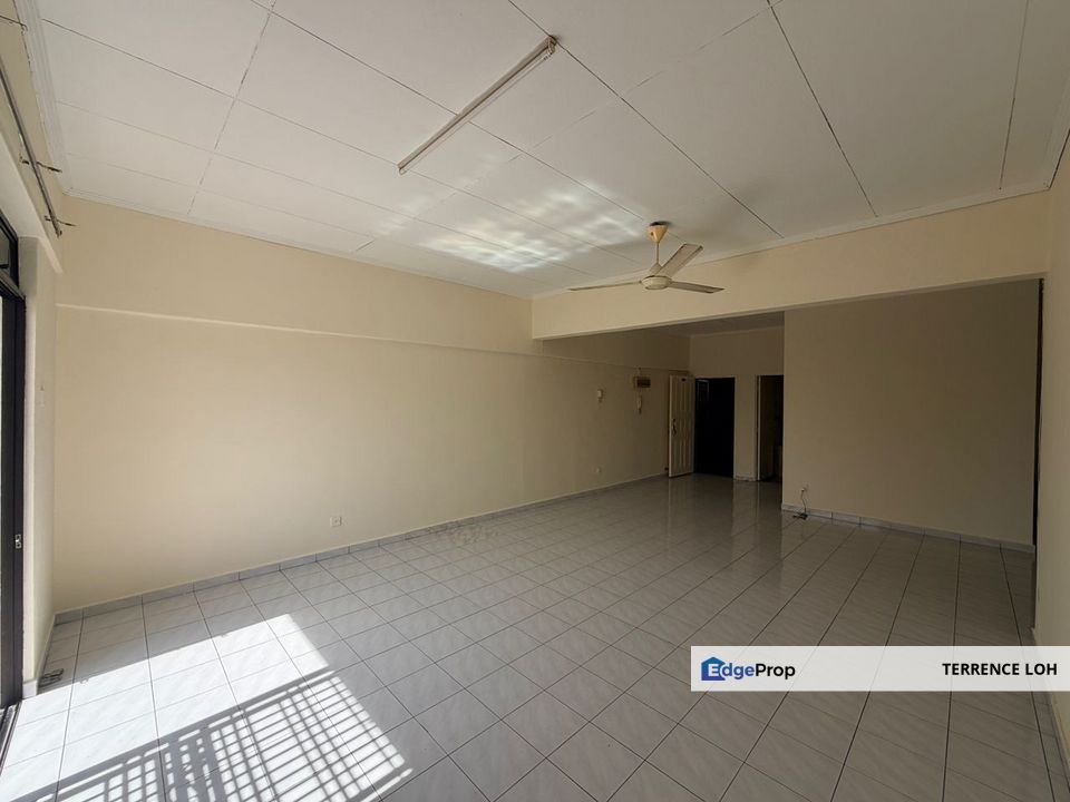 Affordable selling price with good access to Lotuss, McD and Hutan Bandar, Johor, Skudai