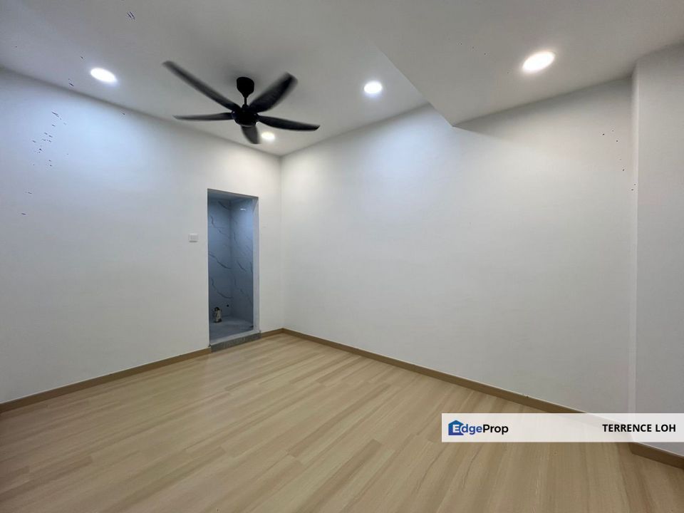 Tastefully renovated low cost within matured areas, Johor, Kulai