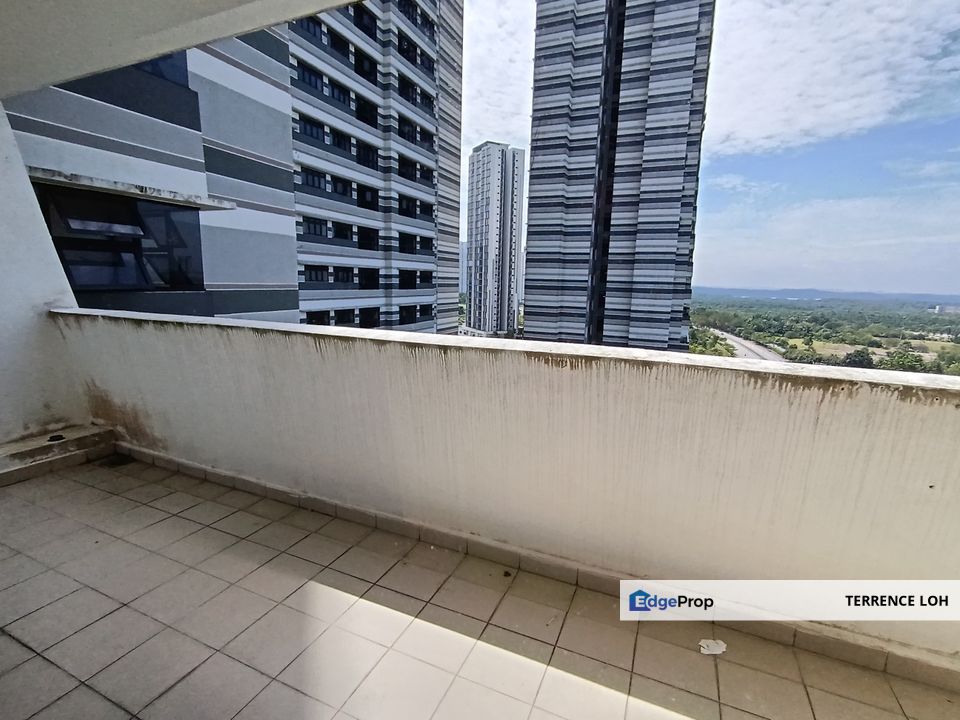 Swimming pool and city view high rise at Iskandar Puteri, Johor, Nusajaya