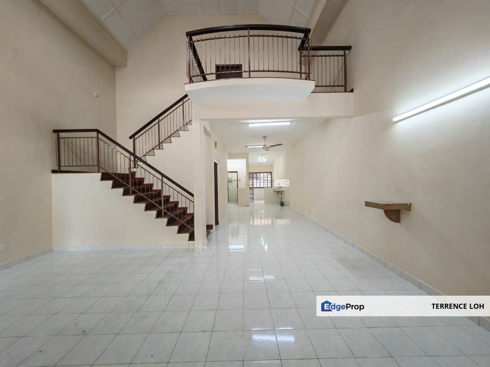 Well maintained terrace house located at matured area, Johor, Ulu Tiram