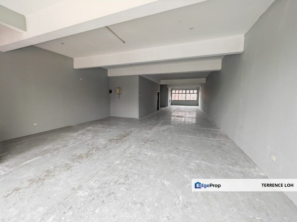 High exposure with good access to main road , Johor, Ulu Tiram