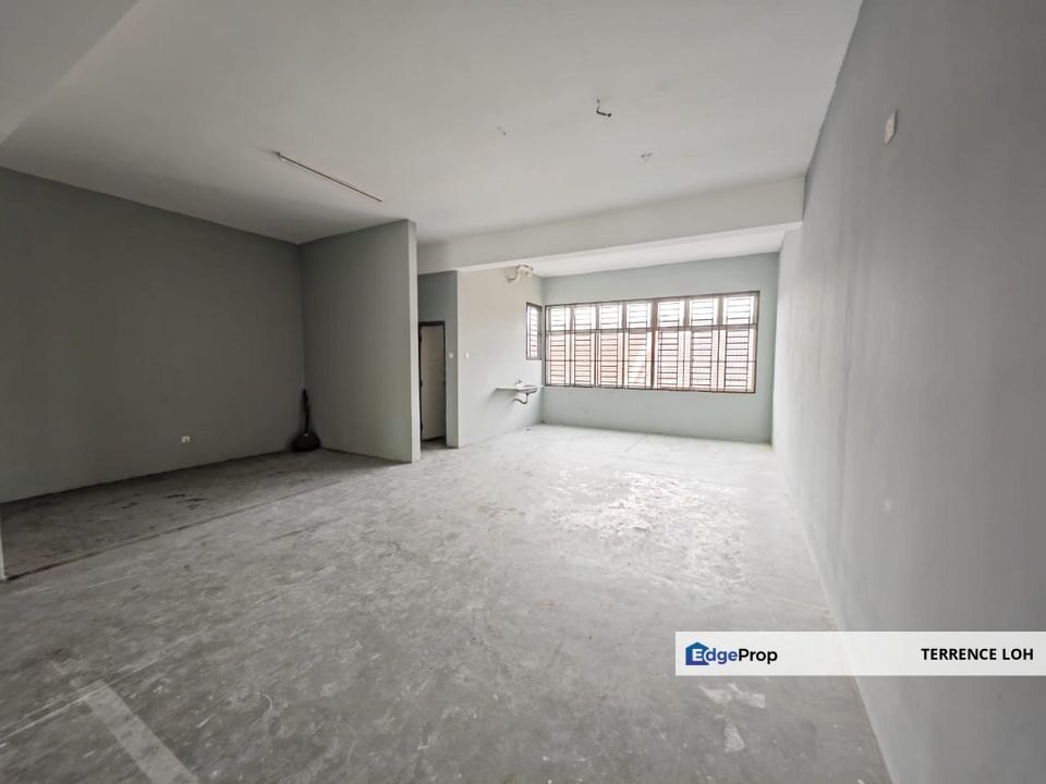 High exposure with good access to main road , Johor, Ulu Tiram