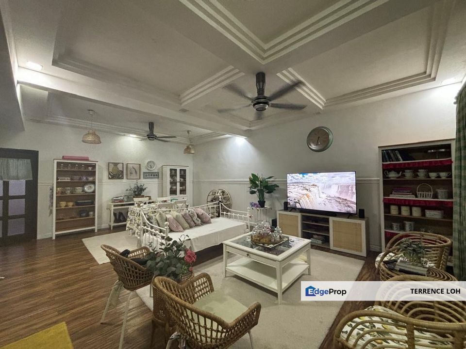 Tastefully renovated with good access to PLUS highway, Johor, Johor Bahru