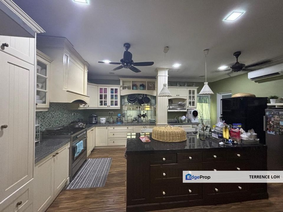 Tastefully renovated with good access to PLUS highway, Johor, Johor Bahru