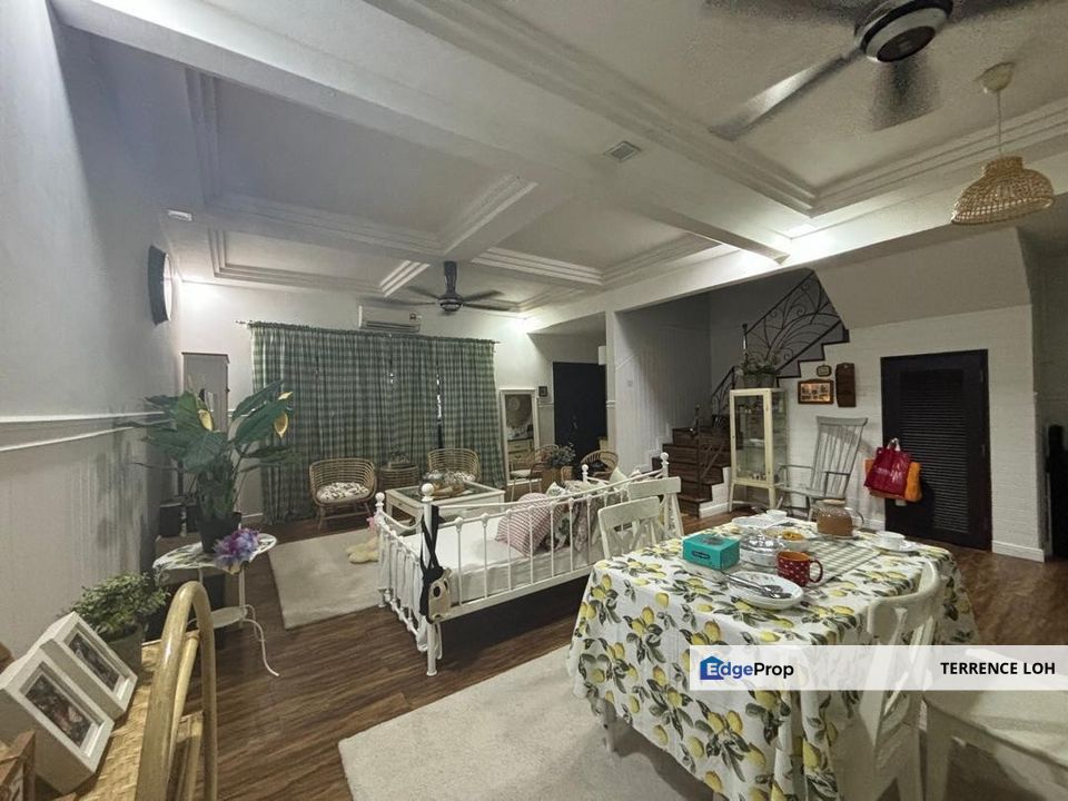 Tastefully renovated with good access to PLUS highway, Johor, Johor Bahru