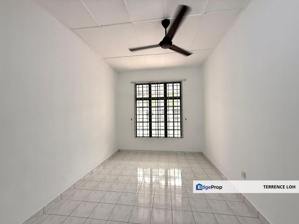 Gated guarded single storey terrace with good access to JB town, Johor, Johor Bahru