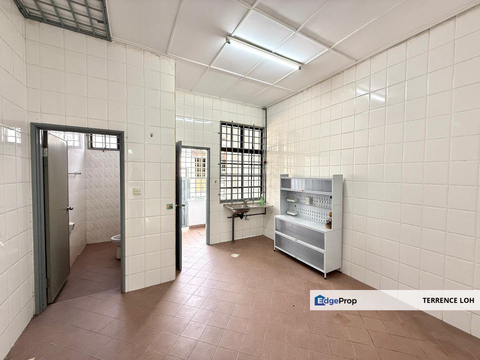 Gated guarded single storey terrace with good access to JB town, Johor, Johor Bahru