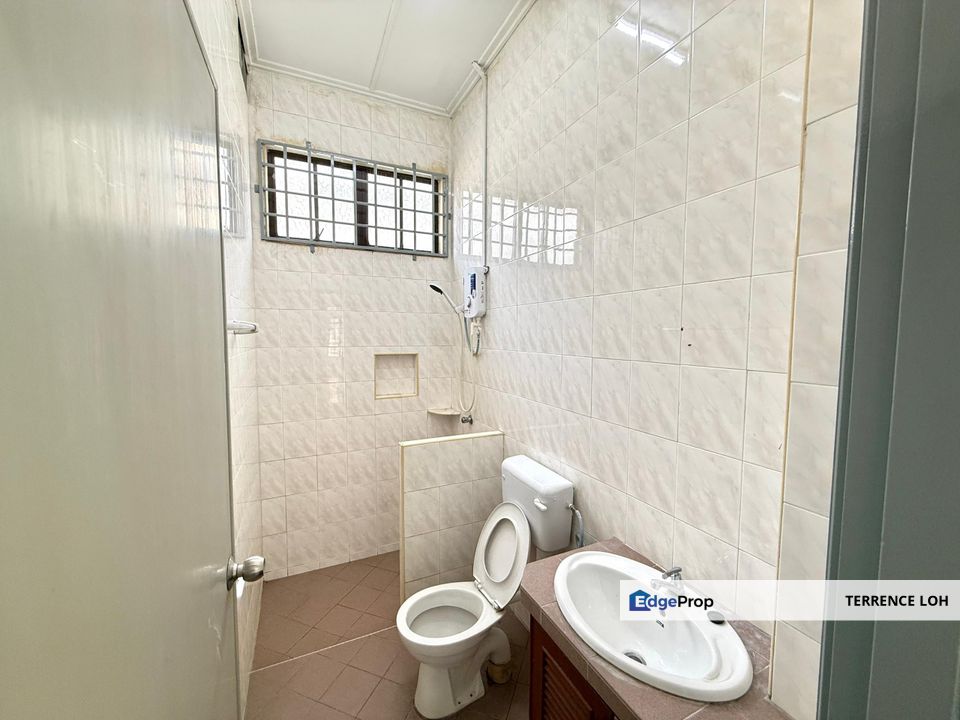 Gated guarded single storey terrace with good access to JB town, Johor, Johor Bahru