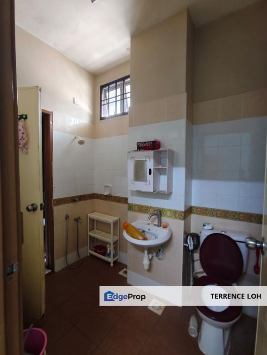 Strategically located with good access to Mutiara Rini and Taman Universiti, Johor, Skudai