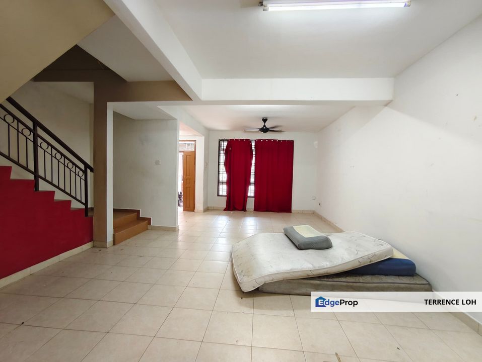 Strategically located with good access to Mutiara Rini and Taman Universiti, Johor, Skudai