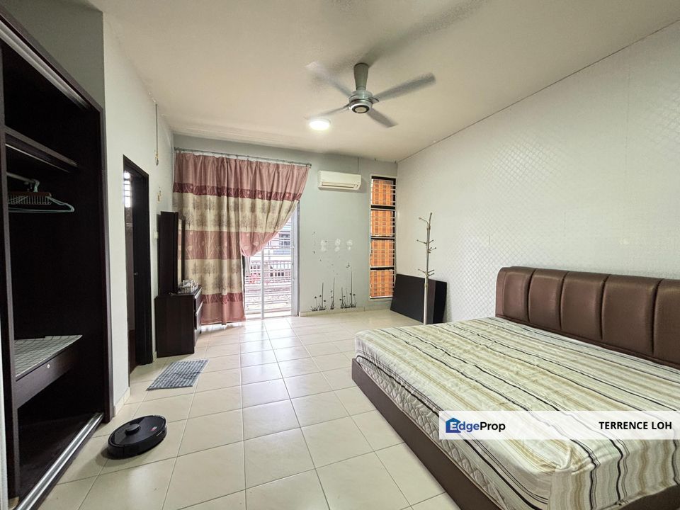 Highly sought after terrace house at prime location, Johor, Johor Bahru