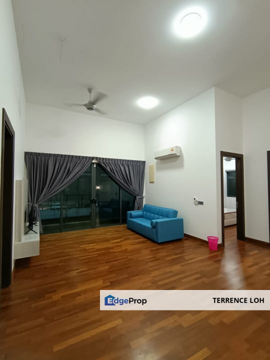 End lot with extra drive way, Johor, Nusajaya
