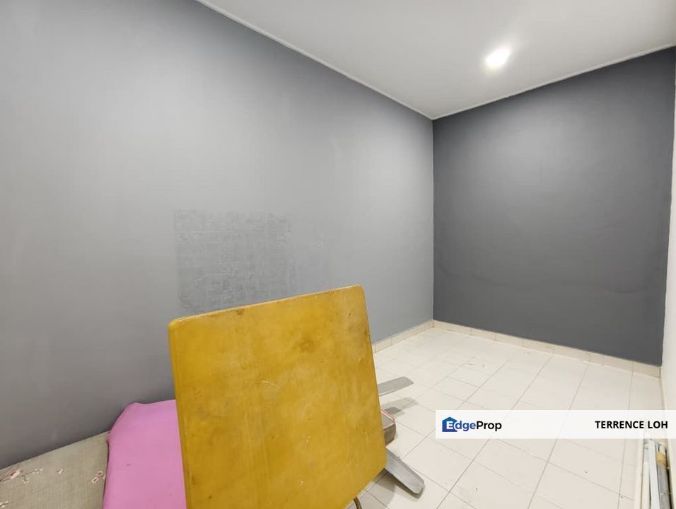 Rare gem of single storey at highly matured residential area, Johor, Ulu Tiram