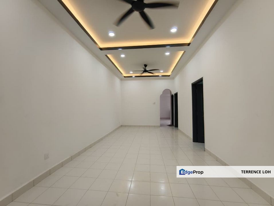 Rare gem of single storey at highly matured residential area, Johor, Ulu Tiram